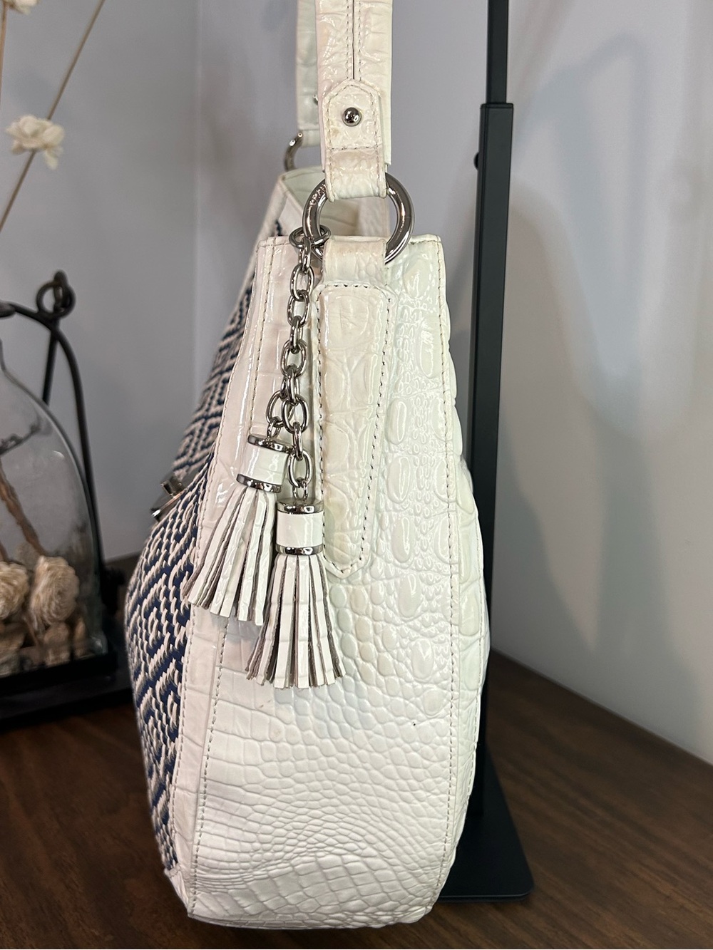 Brahmin Bethany Royal Palm Woven Hobo Ivory Navy Retired Shoulder Bag - Picture 5 of 10